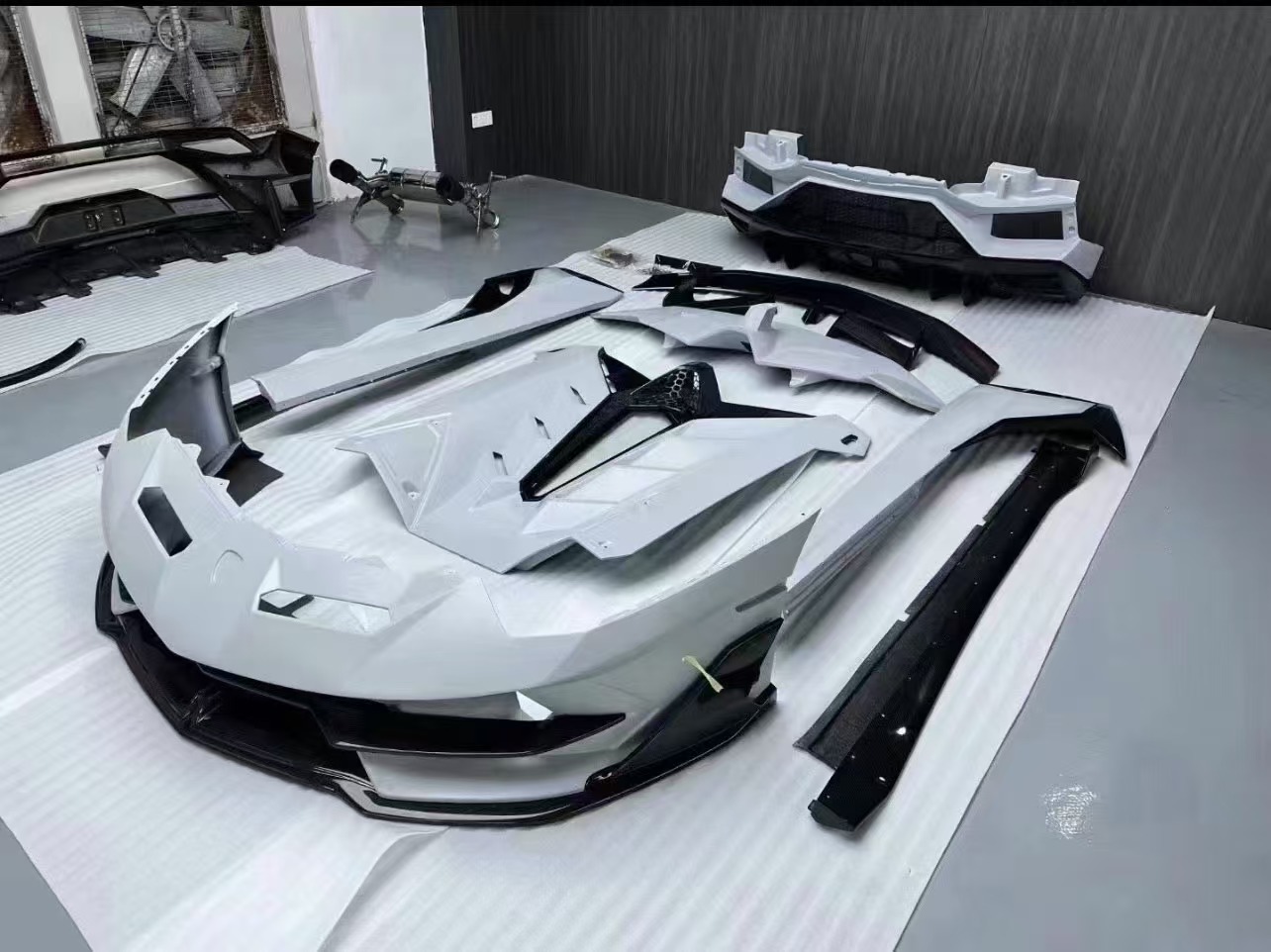 OEM & Custom Parts for Lamborghini Gallardo