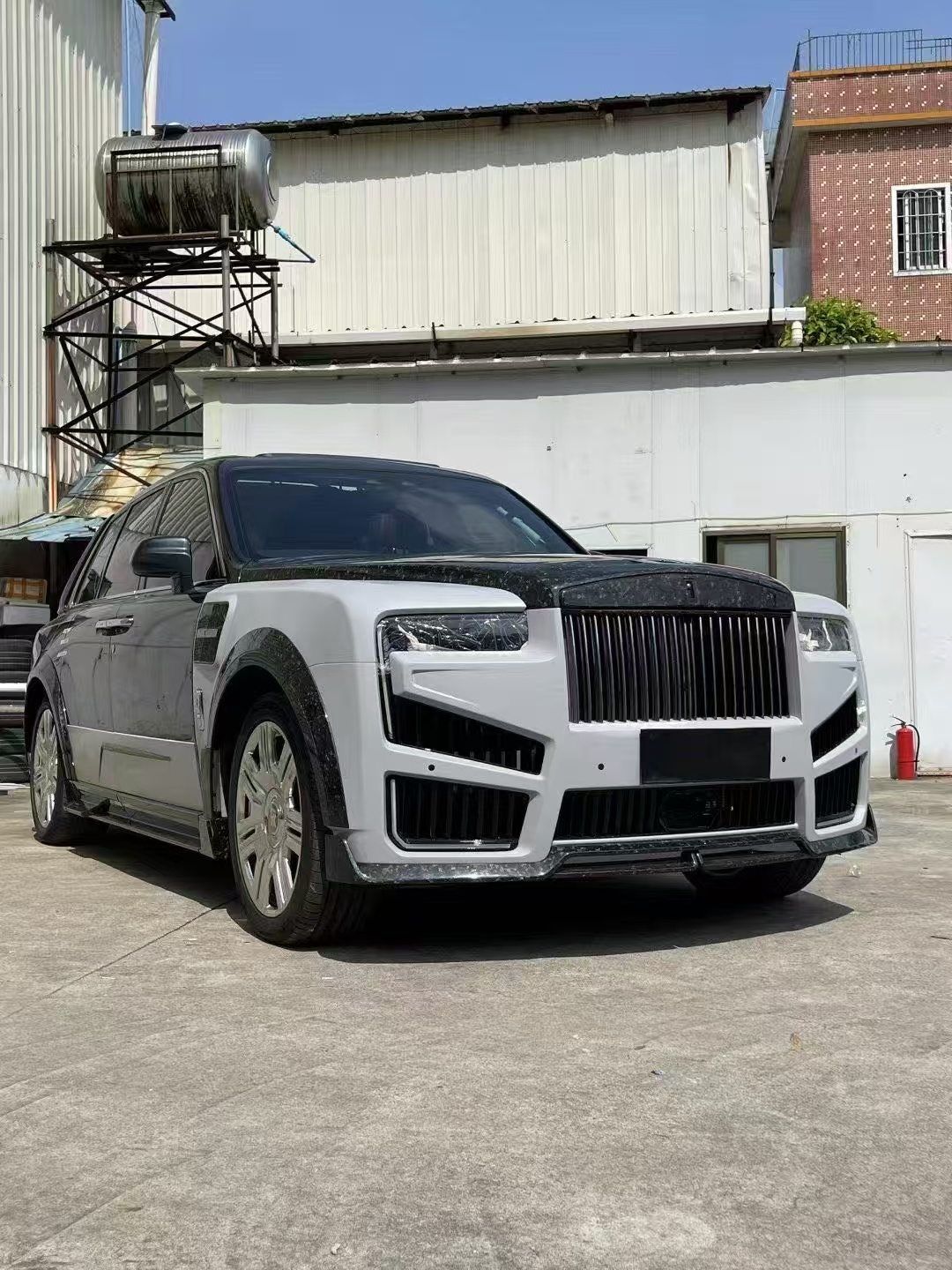 Rolls-Royce Cullinan upgraded with 2025 Mansory package - Image 2