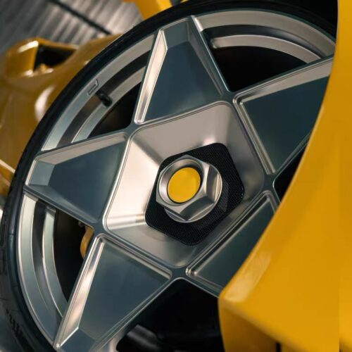 Custom-made, high-polish forged wheels (F142MFL) for the Ferrari F8 Tributo
