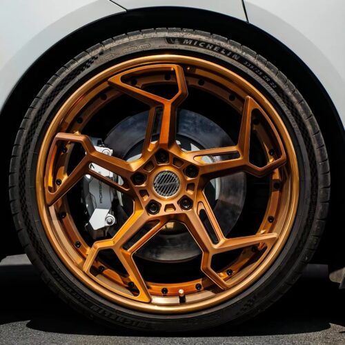 微信图片_20261018164345_572_1 Custom-made bronze forged wheels for the Porsche Taycan Sport Turismo